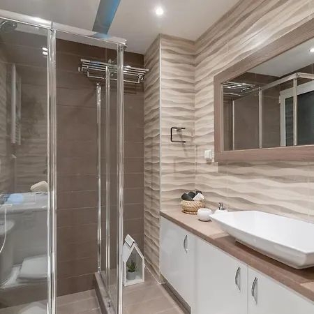Kleio By Heloni Apartman